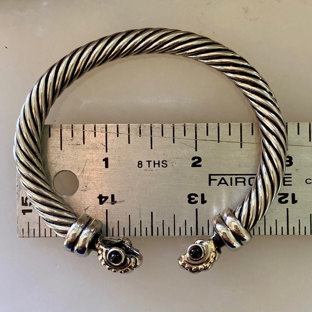 Two tone weighty bracelet with onyx like stones. - Picture 7 of 9